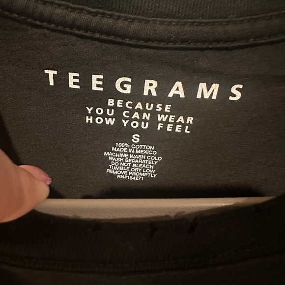 Teegrams Expensive & Difficult Black Graphic Tee - Picture 3 of 3